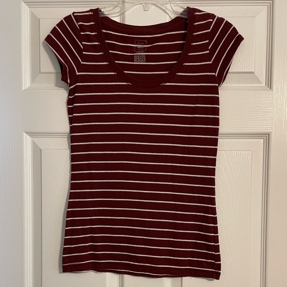 Mossimo casual tee medium